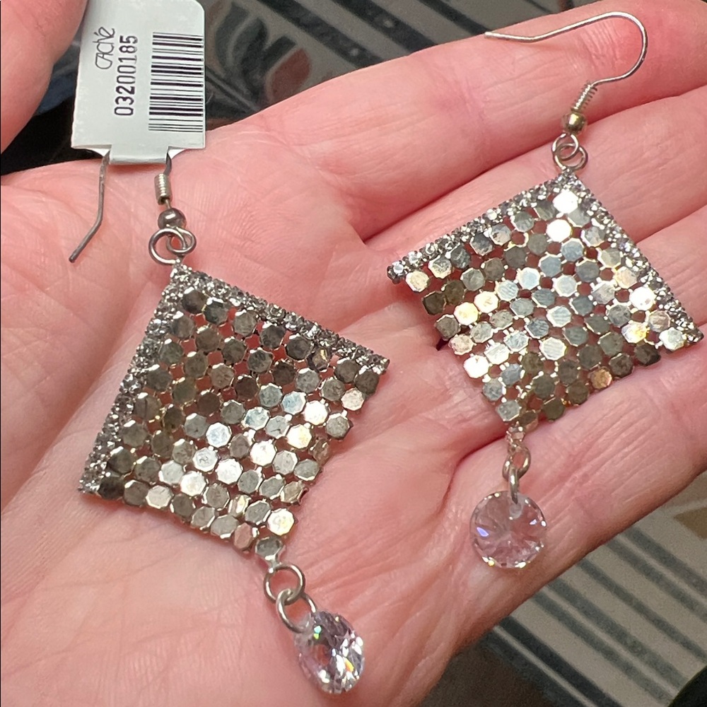 Cache Silver Tone Metal Mesh Rhinestone Crystal Dangle Earrings - Picture 4 of 5